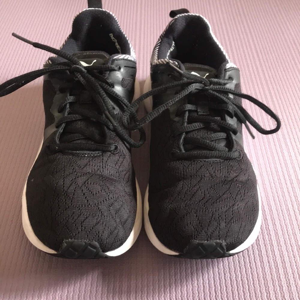 Puma Sneakers